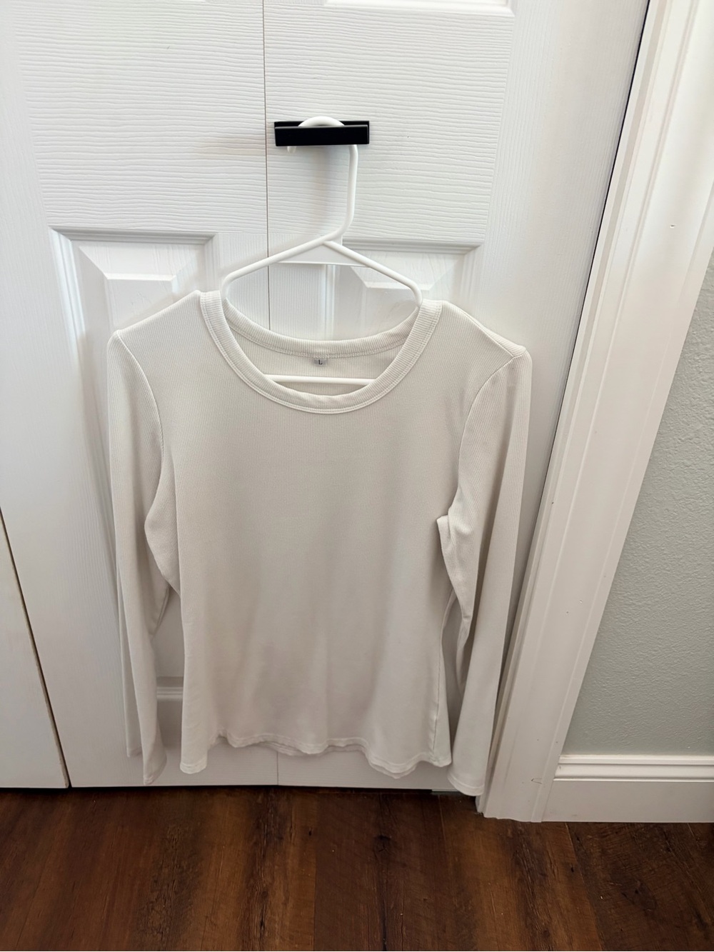 Women's Long-Sleeve Crewneck Top - White